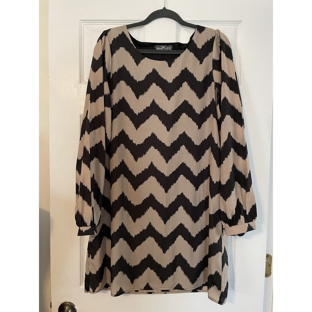 Almost famous dress X-Large Black &‎ Tan Chevron XL Aline Long Sleeve Teacher